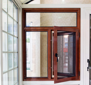 要注意進行鋁合金門窗的防腐處理